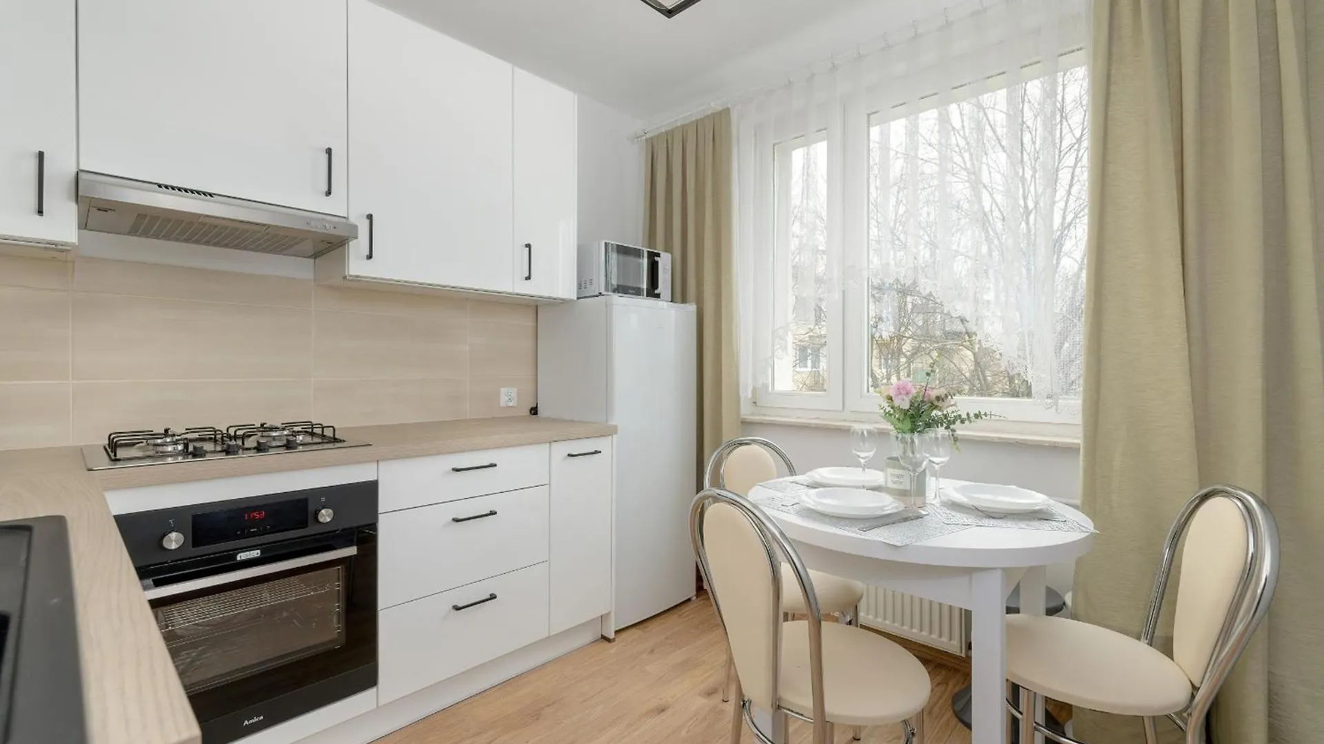 Comfortable Apartment With Balcony In Krakow By Rent Like Home 0*,